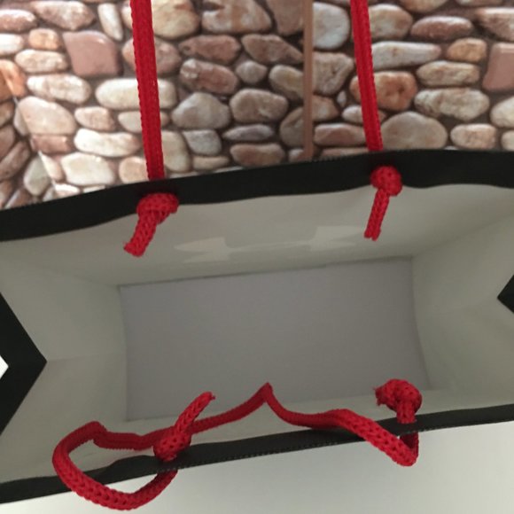 COPY - Under Armour Reusable Paperbags Gift Bags 7 pack - Picture 3 of 9